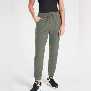 Athleta Farallon Jogger Size 8